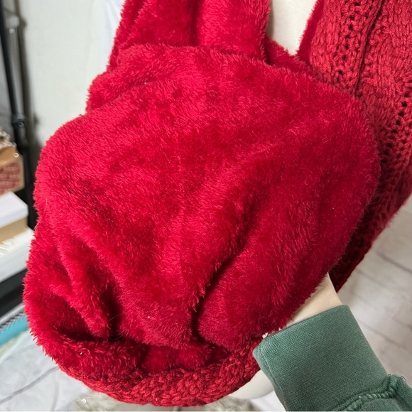 Ugg Cable Knit Infinity Scarf - Picture 10 of 10